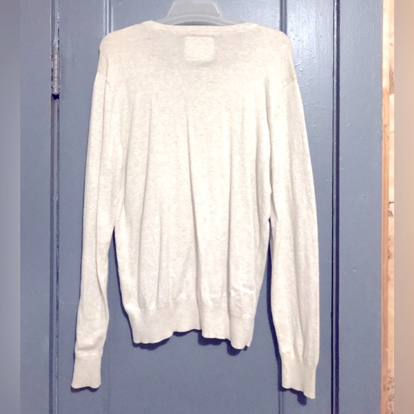 Sweaters Sweaters - Picture 2 of 6